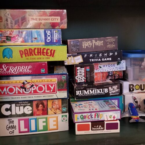 A diverse selection of board games and puzzles for guest entertainment at Marco Apollo 1001, ensuring fun for all ages.